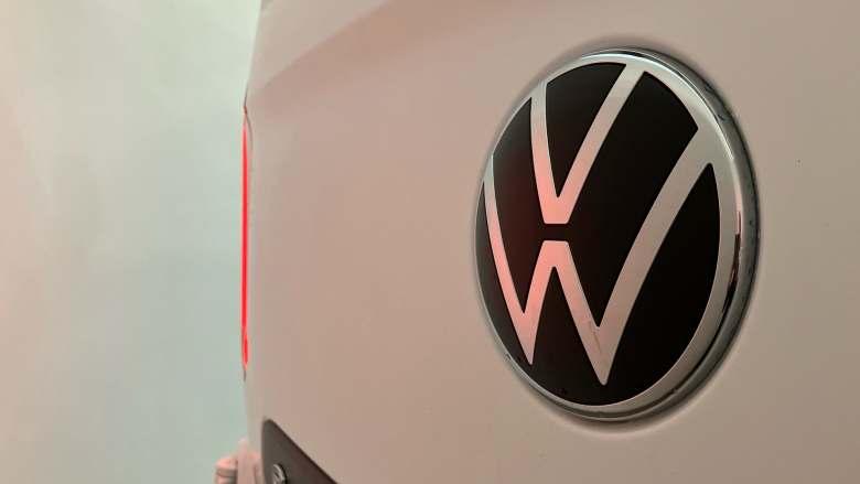 Volkswagen Transporter T32 Swb Electric 160kW 65kWh Commerce Pro Van Auto